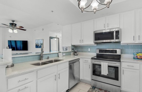Indian Bayou Resort | Gulf & Bay View 11th floor Destin resort 2 bed, 2 bath near white sand beaches