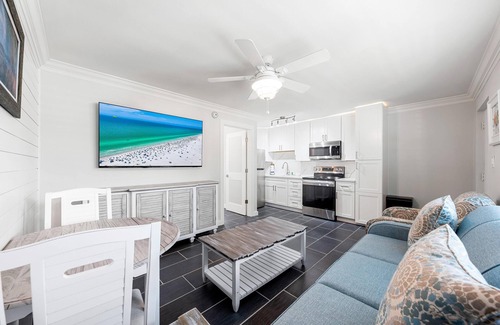 Siesta Key Village Condo | Gulf Holiday by Beachside Management