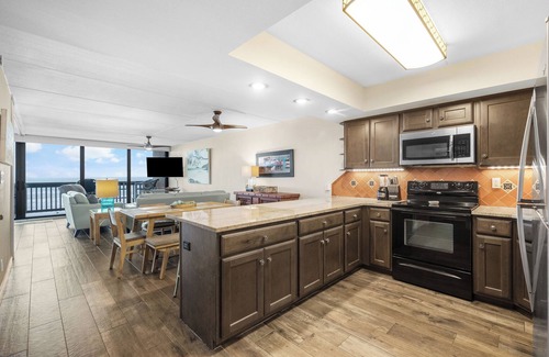 Port Aransas Condo | Gulf Shores 308 Third Floor Beachfront View 2 Bedroom 2 Bathroom Condo