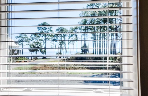 Carrabelle House | Gulf Views From Front Porch! Pet-Friendly Cottage with Kayaks & Community Pool