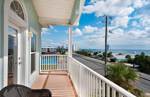 Bahama Beach Condo | 🌊Gulf VIEWS-Huge Balcony-Beach Access-Ocean Overlook 302