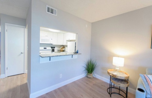 Gulfport Apartment | Gulfport Landing #2: Spacious 1/1 Apartment
