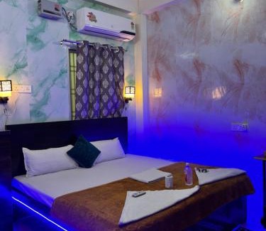 Varanasi Hotel | Gully Ghar