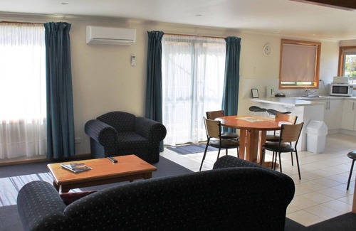 Coles Bay Cottage | Gumnut Cottage