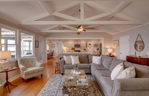 Groveoak House | Guntersville Lake Access Scottsboro Home