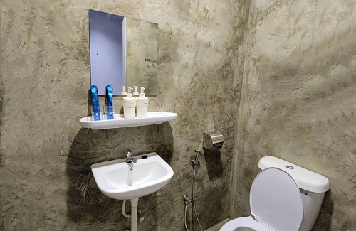 George Town House | Gurney Coast Guest House by Sky Hive