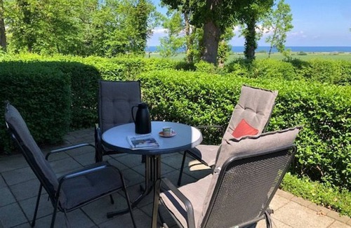 Kaegsdorf Apartment | Gutshaus von Bülow 2 km west of Kühlungsborn (Object - Gutshaus von Bülow - 19-02 with W-LAN