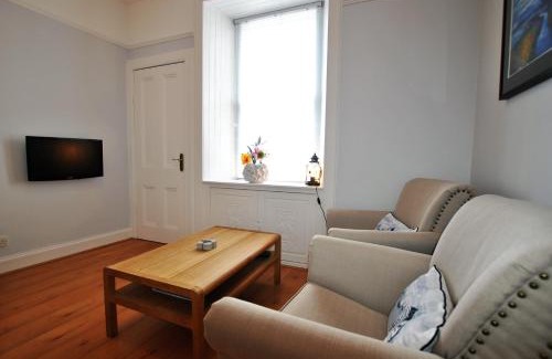 Pittenweem Apartment | Gyles Apartment - harbourfront studio Pittenweem