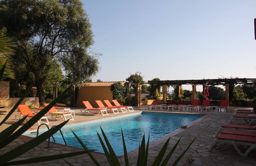 Cargese Apartment | Hélios1 2/4pers -beach 5 MN walk-heated pool