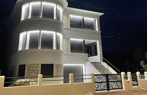Saint-Georges-de-Didonne Apartment | Héra - Sea view - 5 stars - garden - air-conditioned