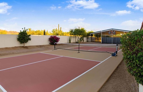 North Scottsdale House | HÓZHÓ Ranch | Lazy River | Golf Sim | Bowling