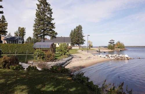 St. Felicien Ski Chalet | Hôtel à la maison - La Dorée avec plage privée