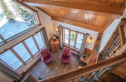 Saint Hilarion Ski Chalet | Hôtel à la maison - Le Marijé, lac et nature!