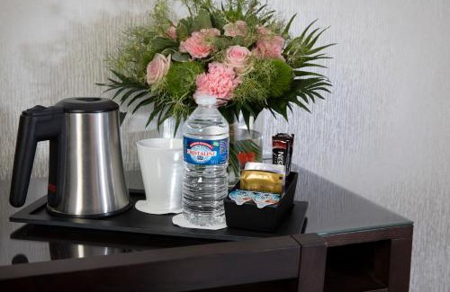 Saint-Vincent-de-Paul Hotel | Hôtel Albert 1er Paris Lafayette