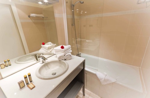 Ternes Hotel | Hôtel Champerret Héliopolis