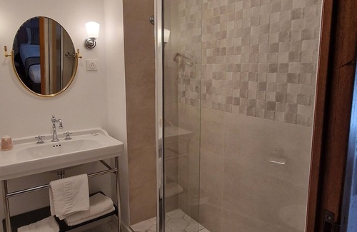 Quartier Vieux Marche-Cathedrale Hotel | Hôtel Dandy