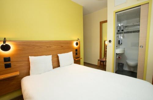 18th Arrondissement Apartment | Hôtel de la Terrasse