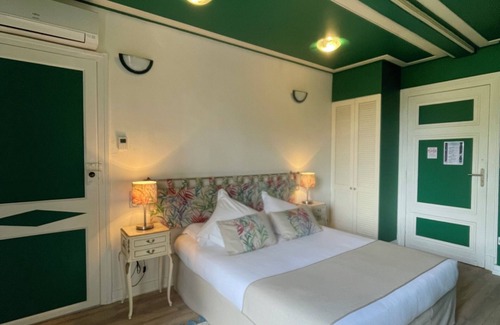 Aiguillon Hotel | Hôtel & Events du Château Lacaze