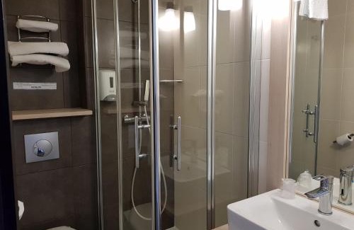 Rochefort Hotel | Hôtel Inn Design - Restaurant L'Escale