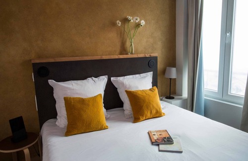 Quartier de la Folie-Mericourt Hotel | Hôtel La Nouvelle République & Hammam