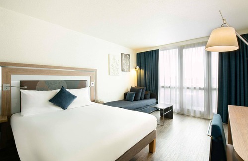 Saint-Pierre-du-Perray Hotel | Hôtel Novotel Senart Golf de Greenparc