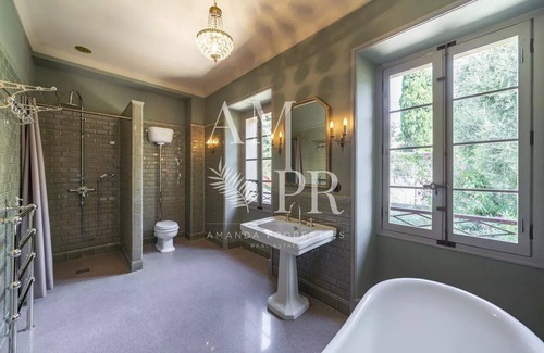 La Croix des Gardes Cottage | Hôtel Particulier DE Charme, 10 Minutes DU Palais DES Festivals