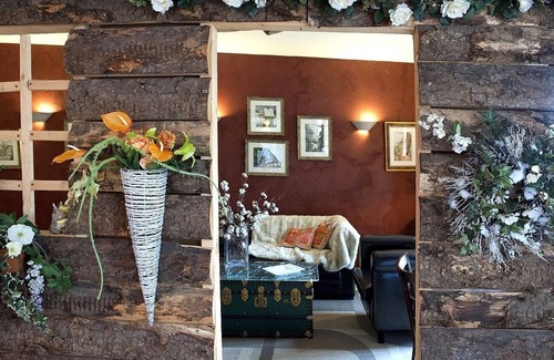 Hieres-sur-Amby Hotel | Hôtel Restaurant le Val d'Amby