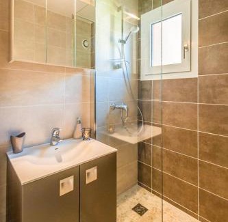 Theoule-sur-Mer Apartment | Hübsch eingerichtetes Apartment Miramar mit großem Balkon, Pool, fussläufig zum Strand