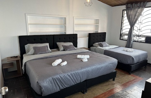 Modelia Hotel | H&L BOUTIQUE