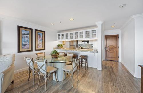 Avalon House | H1070 Hamilton Cove Villa 10-70