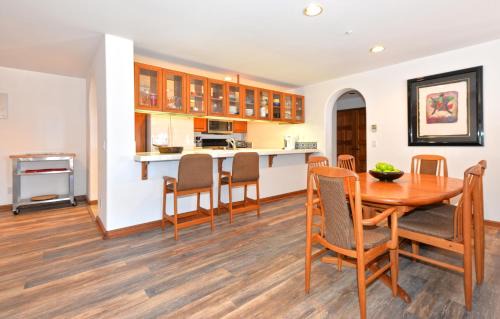 Avalon House | H1778 - Hamilton Cove Villa 17-78