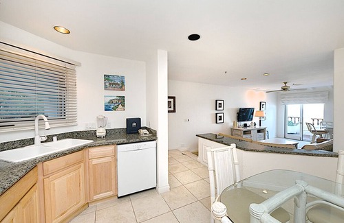 Avalon Condo | H178: 2Bd Villa, Full Ocean Views, Golf Cart, 1 step