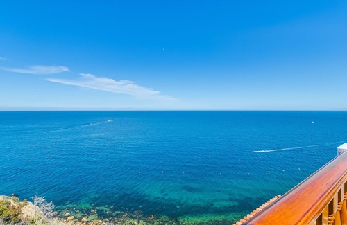 Avalon Condo | H1875: Impecably Decorated Villa + Wrap Around Balcony + Breathtaking Views - Ha