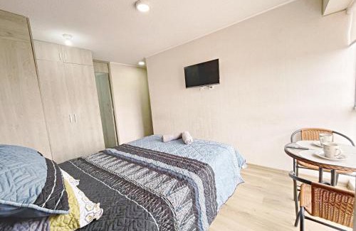 Tejada Alta House | Habitación privada con baño privado y smart TV