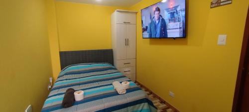 Santiago de Surco House | Habitación privada TV y WIFI cerca a Barranco - H4
