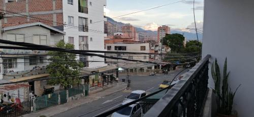 Bello House | Habitaciones acogedoras en ambiente familiar al norte de Medellín