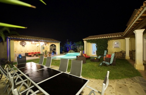 Vic-la-Gardiole Villa | Hacienda : 220m2 villa for 12 people with swimming pool, 5 minutes from the beach