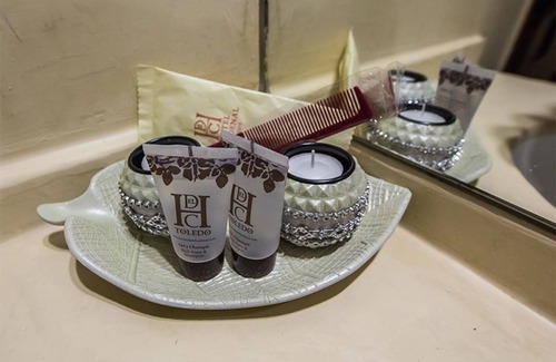 Toledo City Center Hotel | Hacienda Del Cardenal