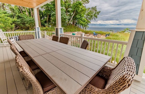Northern Lower Peninsula House | Hadrian's Bluff Family Retreat Overlooking Lake Michigan