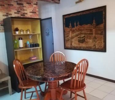 Kampung Teluk Kemang Apartment | Hagia Medina Muslims Guesthouse