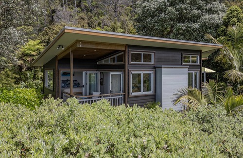 Hahei House | Hahei Tree Top Retreat