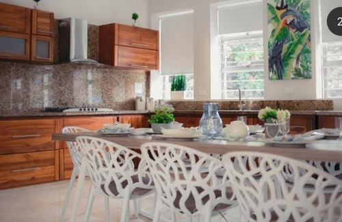 Zona Norte House | Hakuna Beach House