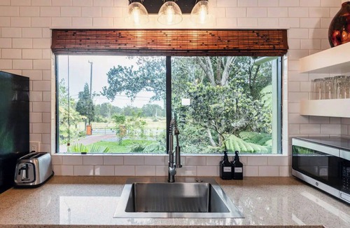 Volcano House | Hale Ho'okipa, Hale Ho'okipa a Quiet Rain Forest Retreat