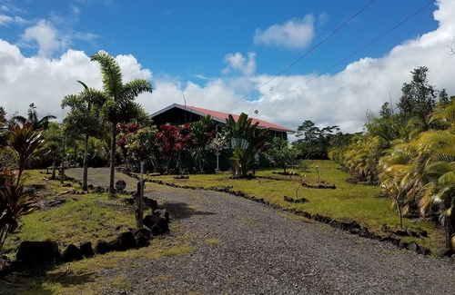 Keaau House | Hale Hulili Located in Beautiful Hawaiian Paradise Park