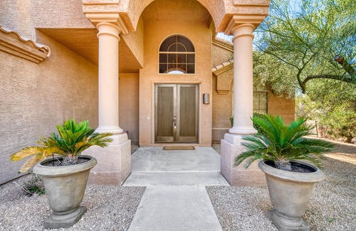 Pinnacle Peak House | Half Acre Quiet Oasis w/pool/Spa/putting green, 20 Min to Kierland Commons