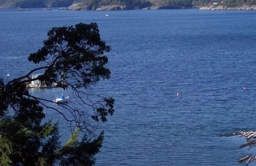 Halfmoon Bay House | Halfmoon Bay Cottage - Privacy and Spectacular Views