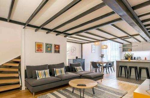 Boucle - Gros Caillou Apartment | Hamac Suites - Suite Herbouville - Quai du Rhône