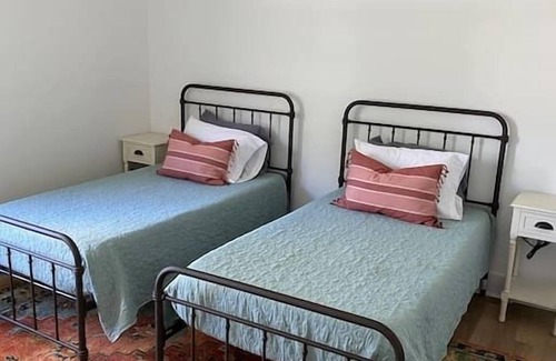 Hamilton House | Hamilton Getaway -Entire House in DT Hamilton