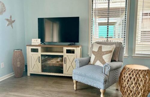 North Carolina Coast Apartment | Hamlet Hideaway
