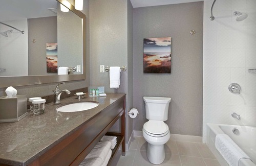 Downtown Halifax Hotel | Hampton Inn by Hilton Halifax Downtown